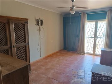 villa-charo-resale-villa-for-sale-in-burjulu-