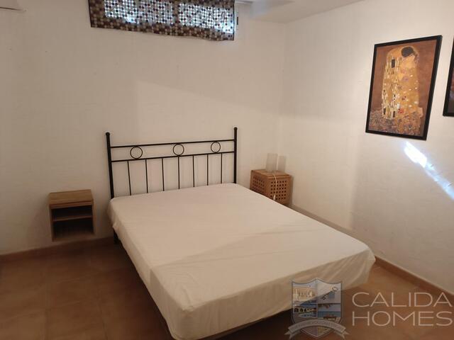 Image No.17-7 Bed Villa for sale