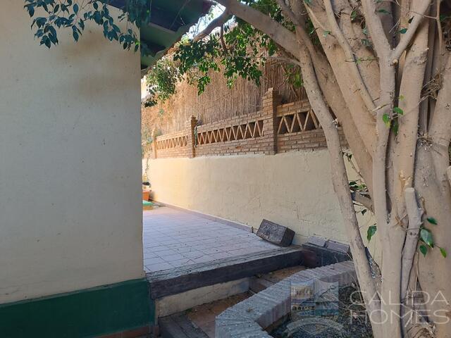 Image No.5-7 Bed Villa for sale