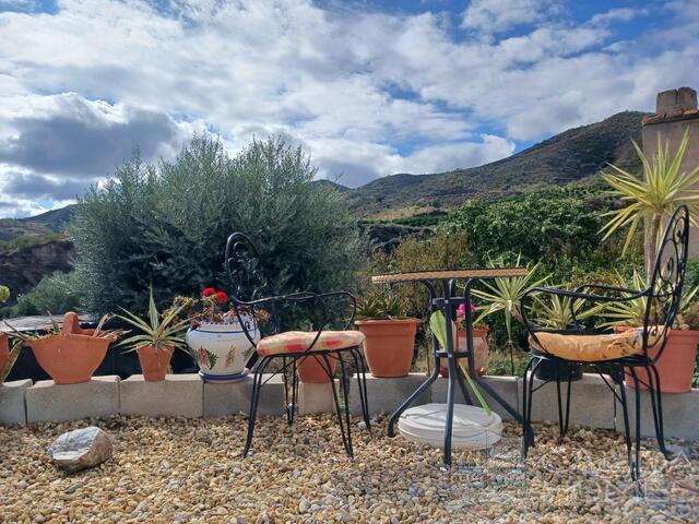 Image No.9-5 Bed Townhouse for sale