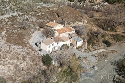 cortijo-quiles-detached-character-house-for-s