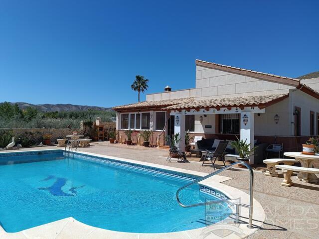 Image No.1-3 Bed Villa for sale