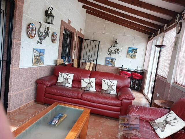 Image No.11-3 Bed Villa for sale
