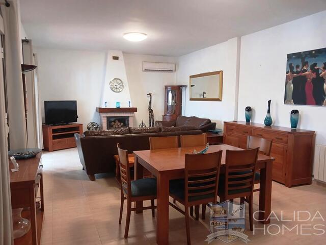 Image No.12-3 Bed Villa for sale