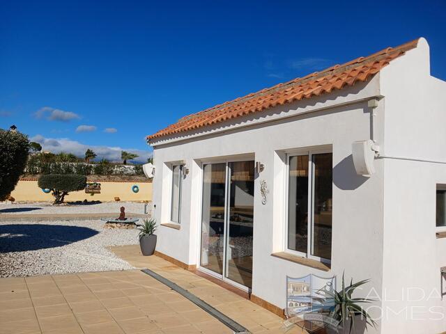 Image No.10-5 Bed Villa for sale