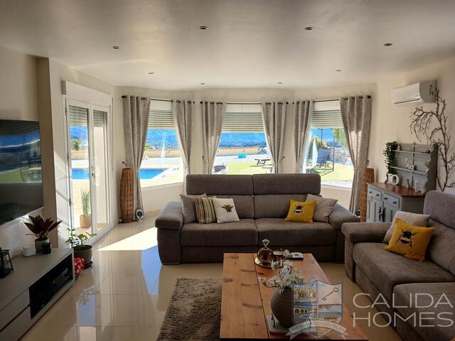 Image No.12-5 Bed Villa for sale