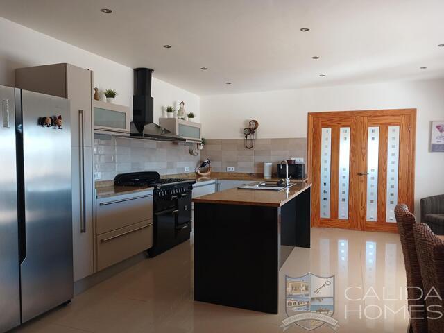 Image No.19-5 Bed Villa for sale