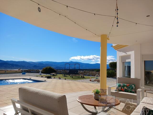 Image No.3-5 Bed Villa for sale