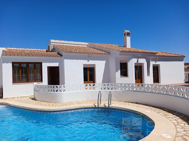 Image No.2-5 Bed Villa for sale