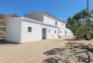 cortijo-taberno-detached-character-house-for-