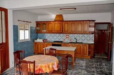 casa-traditional--detached-character-house-fo