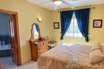 villa-laboures-resale-villa-for-sale-in-albox