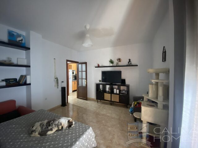 Image No.17-2 Bed Townhouse for sale