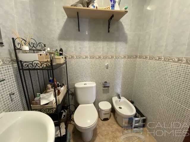 Image No.19-2 Bed Townhouse for sale