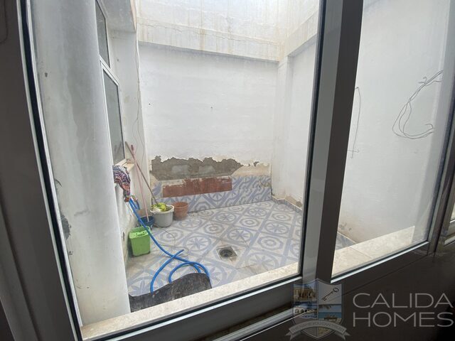 Image No.7-2 Bed Townhouse for sale