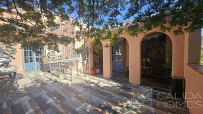 casa-chic-semi-detached-property-for-sale-in-