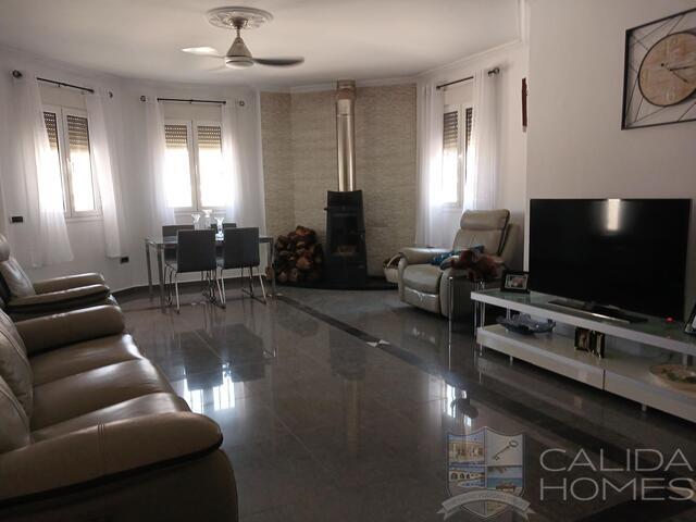 Image No.10-3 Bed Villa for sale