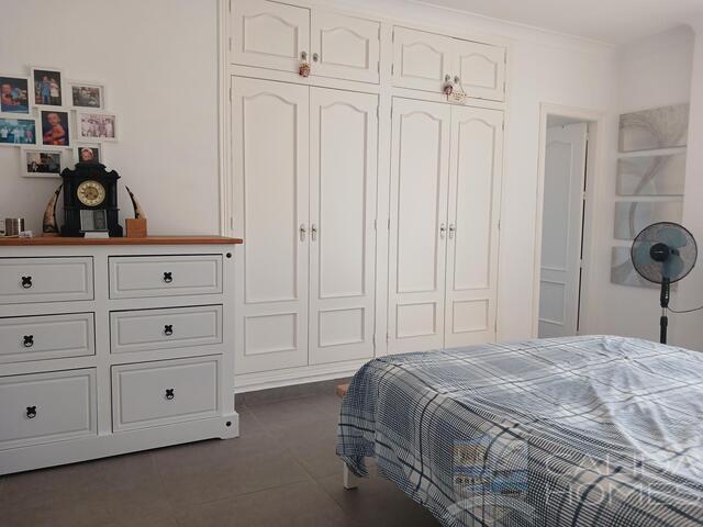 Image No.15-3 Bed Villa for sale