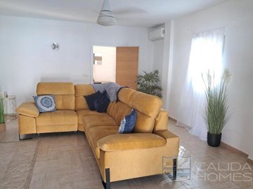 villa-spectacular--resale-villa-for-sale-in-a