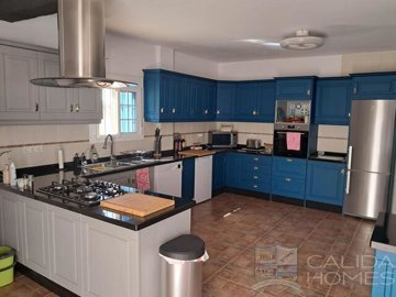 villa-spectacular--resale-villa-for-sale-in-a