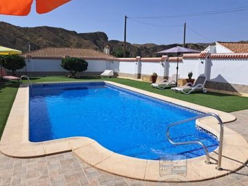 villa-spectacular--resale-villa-for-sale-in-a