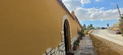 casa-amarilla-detached-character-house-for-sa