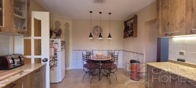 casa-amarilla-detached-character-house-for-sa