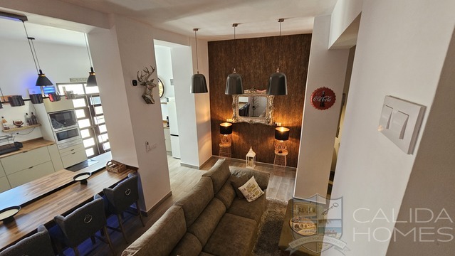 Image No.12-4 Bed Townhouse for sale