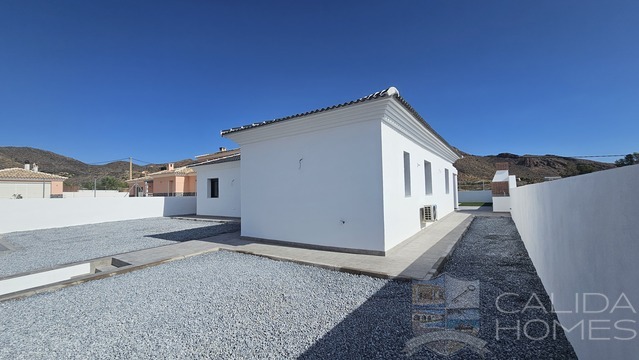 Image No.9-3 Bed Property for sale