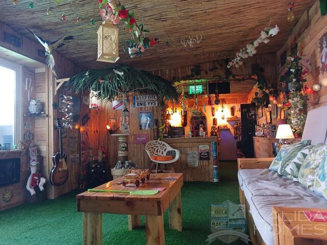 Image No.16-6 Bed Townhouse for sale