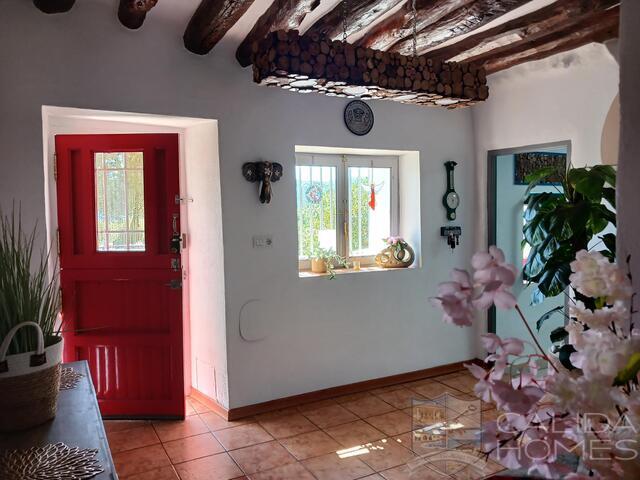 Image No.5-6 Bed Townhouse for sale