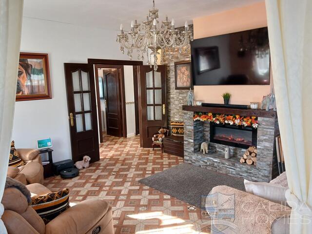 Image No.12-3 Bed Villa for sale