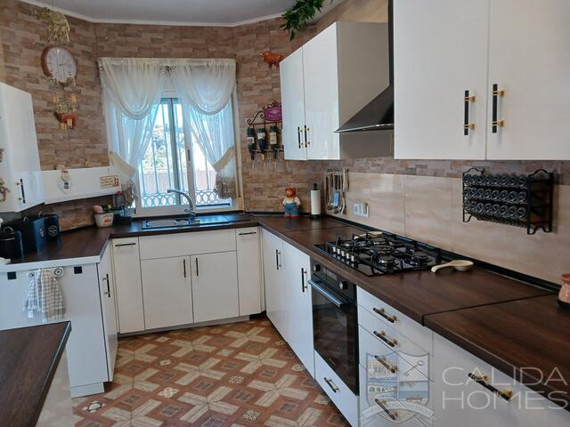 Image No.19-3 Bed Villa for sale