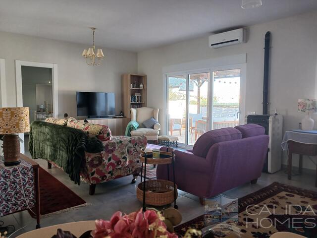 Image No.12-3 Bed Villa for sale