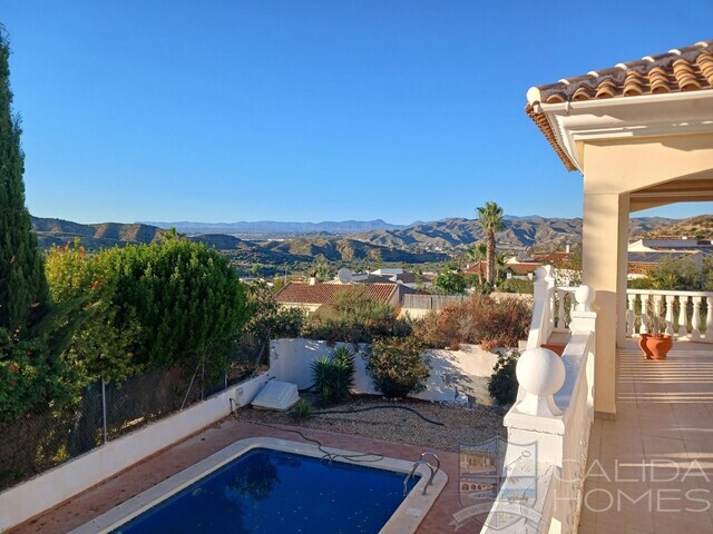 Image No.7-3 Bed Villa for sale