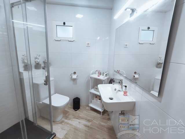 Image No.18-3 Bed Apartment for sale