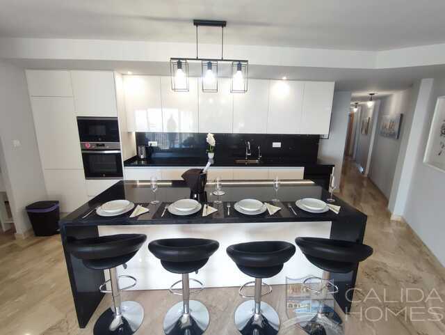 Image No.8-3 Bed Apartment for sale