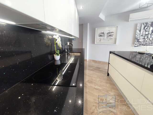 Image No.9-3 Bed Apartment for sale