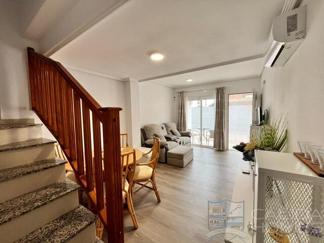 Image No.5-3 Bed Townhouse for sale