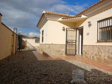 villa-aston--resale-villa-for-sale-in-arbolea