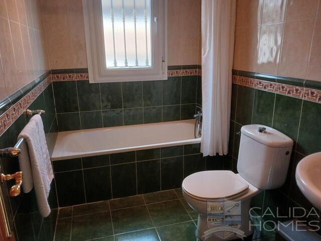 Image No.19-3 Bed Villa for sale