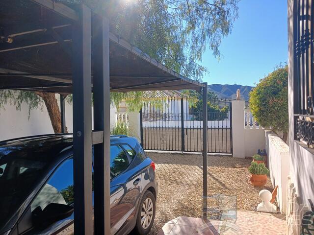 Image No.10-4 Bed Villa for sale