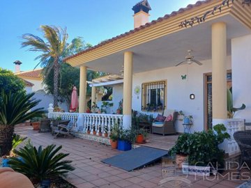villa-de-las-palmas--resale-villa-for-sale-in