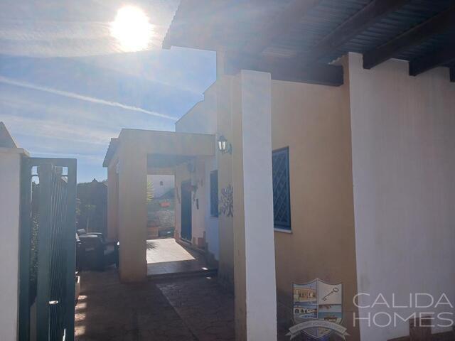 Image No.3-3 Bed Villa for sale