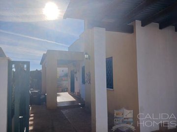 villa-elefante--resale-villa-for-sale-in-la-a