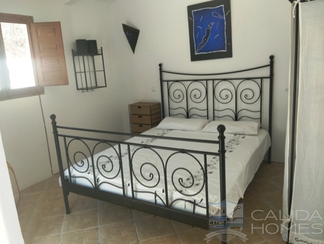 Image No.12-7 Bed House for sale