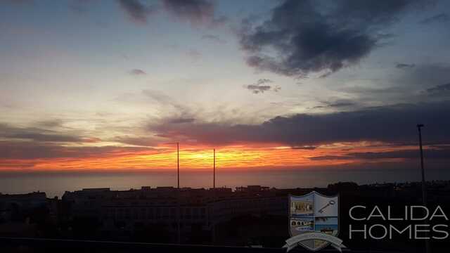 Image No.19-3 Bed Apartment for sale