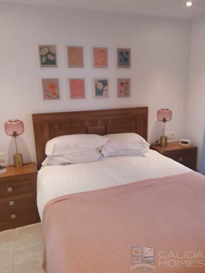 Image No.8-3 Bed Apartment for sale