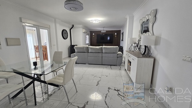 Image No.10-4 Bed Villa for sale