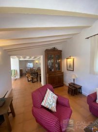 cortijo-vigas-detached-character-house-for-sa